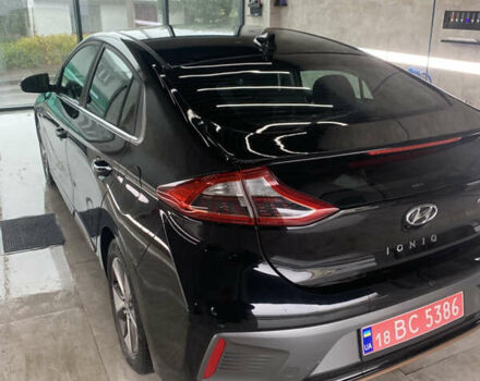 Черный Хендай Ioniq, объемом двигателя 0 л и пробегом 73 тыс. км за 12999 $, фото 4 на Automoto.ua