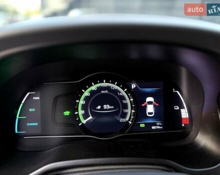 Черный Хендай Ioniq, объемом двигателя 0 л и пробегом 91 тыс. км за 12800 $, фото 44 на Automoto.ua