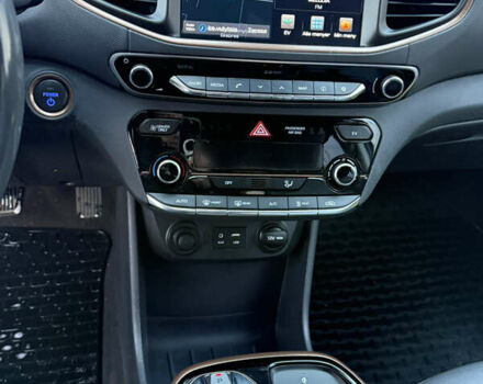 Черный Хендай Ioniq, объемом двигателя 0 л и пробегом 145 тыс. км за 12499 $, фото 42 на Automoto.ua