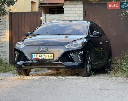 Черный Хендай Ioniq, объемом двигателя 0 л и пробегом 129 тыс. км за 13200 $, фото 28 на Automoto.ua
