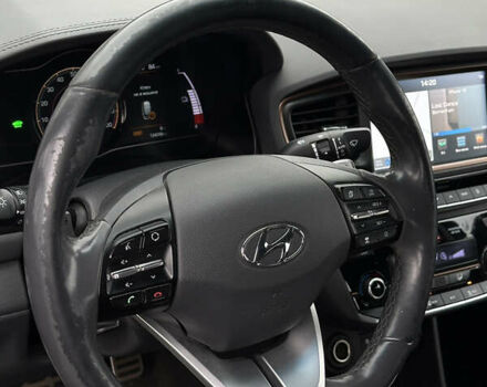 Черный Хендай Ioniq, объемом двигателя 0 л и пробегом 134 тыс. км за 13200 $, фото 20 на Automoto.ua