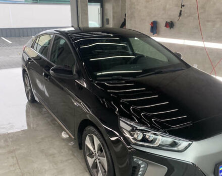 Черный Хендай Ioniq, объемом двигателя 0 л и пробегом 73 тыс. км за 12999 $, фото 1 на Automoto.ua