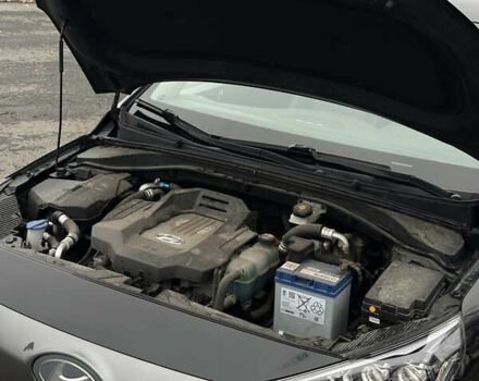 Черный Хендай Ioniq, объемом двигателя 0 л и пробегом 134 тыс. км за 13200 $, фото 57 на Automoto.ua