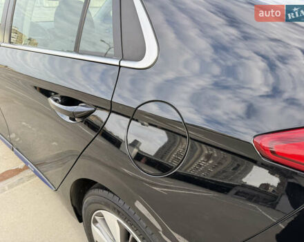 Черный Хендай Ioniq, объемом двигателя 1.6 л и пробегом 77 тыс. км за 15900 $, фото 65 на Automoto.ua