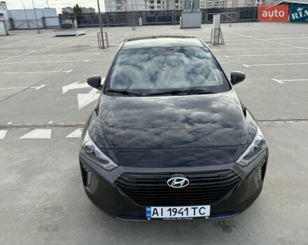 Черный Хендай Ioniq, объемом двигателя 1.6 л и пробегом 77 тыс. км за 15900 $, фото 81 на Automoto.ua