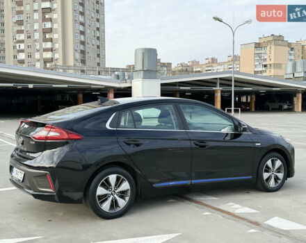 Черный Хендай Ioniq, объемом двигателя 1.6 л и пробегом 77 тыс. км за 15900 $, фото 18 на Automoto.ua
