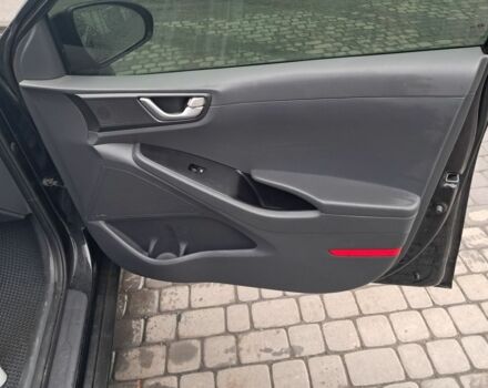 Чорний Хендай Ioniq, об'ємом двигуна 0 л та пробігом 113 тис. км за 10900 $, фото 18 на Automoto.ua