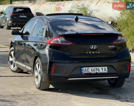Черный Хендай Ioniq, объемом двигателя 0 л и пробегом 129 тыс. км за 13200 $, фото 14 на Automoto.ua