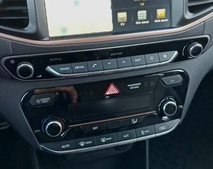 Черный Хендай Ioniq, объемом двигателя 0 л и пробегом 116 тыс. км за 14000 $, фото 17 на Automoto.ua