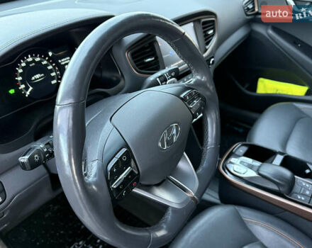 Черный Хендай Ioniq, объемом двигателя 0 л и пробегом 145 тыс. км за 12499 $, фото 35 на Automoto.ua