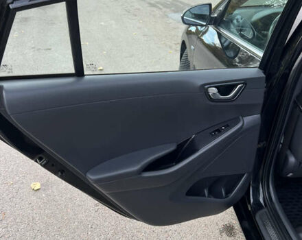 Чорний Хендай Ioniq, об'ємом двигуна 0 л та пробігом 91 тис. км за 14000 $, фото 14 на Automoto.ua