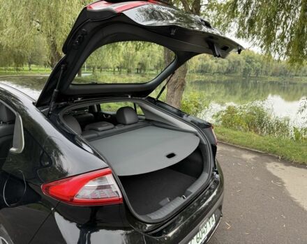 Черный Хендай Ioniq, объемом двигателя 0 л и пробегом 85 тыс. км за 16000 $, фото 4 на Automoto.ua