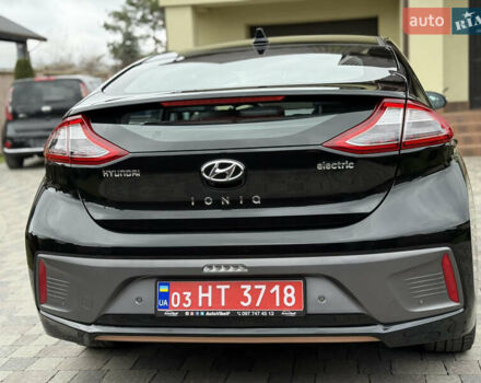 Черный Хендай Ioniq, объемом двигателя 0 л и пробегом 100 тыс. км за 14200 $, фото 9 на Automoto.ua