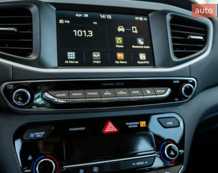 Чорний Хендай Ioniq, об'ємом двигуна 1.58 л та пробігом 53 тис. км за 15850 $, фото 24 на Automoto.ua