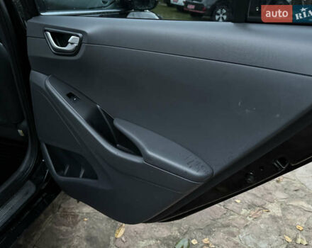 Черный Хендай Ioniq, объемом двигателя 0 л и пробегом 145 тыс. км за 12499 $, фото 83 на Automoto.ua