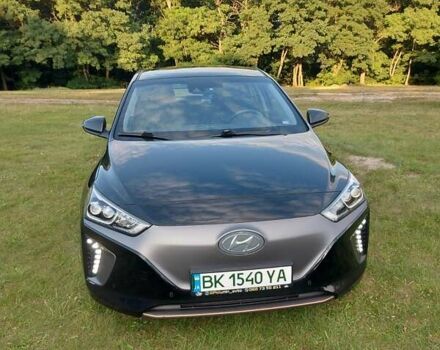 Черный Хендай Ioniq, объемом двигателя 0 л и пробегом 142 тыс. км за 13500 $, фото 6 на Automoto.ua