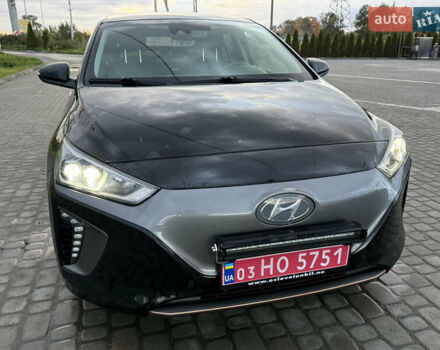Черный Хендай Ioniq, объемом двигателя 0 л и пробегом 145 тыс. км за 12499 $, фото 4 на Automoto.ua