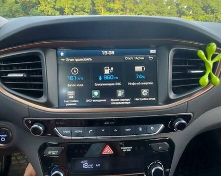 Черный Хендай Ioniq, объемом двигателя 0 л и пробегом 142 тыс. км за 13500 $, фото 12 на Automoto.ua