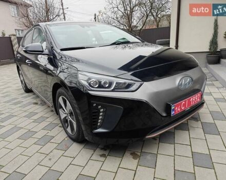 Черный Хендай Ioniq, объемом двигателя 0 л и пробегом 141 тыс. км за 11999 $, фото 1 на Automoto.ua