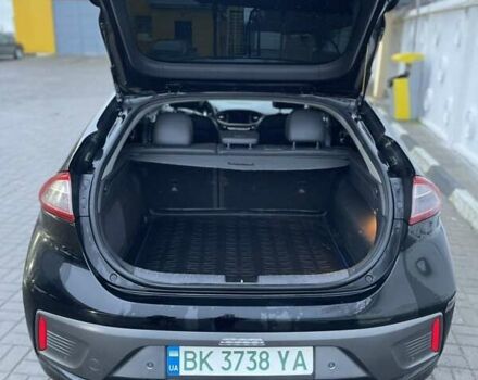 Чорний Хендай Ioniq, об'ємом двигуна 0 л та пробігом 183 тис. км за 11400 $, фото 8 на Automoto.ua