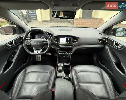 Черный Хендай Ioniq, объемом двигателя 0 л и пробегом 100 тыс. км за 14200 $, фото 33 на Automoto.ua