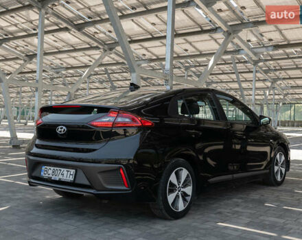 Чорний Хендай Ioniq, об'ємом двигуна 1.58 л та пробігом 53 тис. км за 15850 $, фото 3 на Automoto.ua