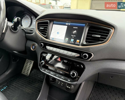 Черный Хендай Ioniq, объемом двигателя 0 л и пробегом 100 тыс. км за 14200 $, фото 31 на Automoto.ua