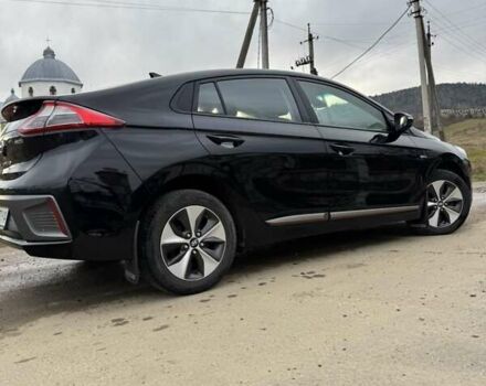 Черный Хендай Ioniq, объемом двигателя 0 л и пробегом 93 тыс. км за 12200 $, фото 6 на Automoto.ua