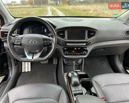 Чорний Хендай Ioniq, об'ємом двигуна 0 л та пробігом 65 тис. км за 15500 $, фото 6 на Automoto.ua