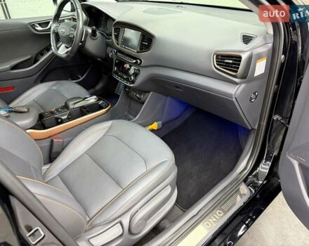 Чорний Хендай Ioniq, об'ємом двигуна 0 л та пробігом 108 тис. км за 14401 $, фото 26 на Automoto.ua