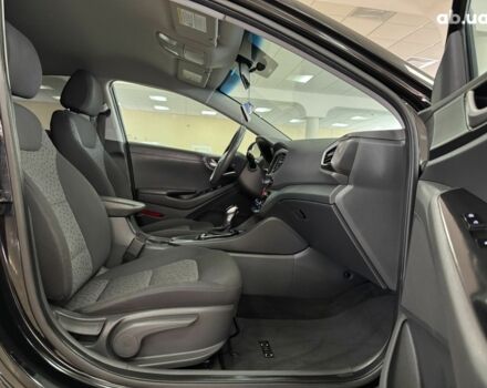 Чорний Хендай Ioniq, об'ємом двигуна 0 л та пробігом 35 тис. км за 13800 $, фото 9 на Automoto.ua