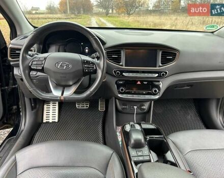 Чорний Хендай Ioniq, об'ємом двигуна 0 л та пробігом 65 тис. км за 15500 $, фото 7 на Automoto.ua
