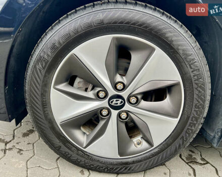 Чорний Хендай Ioniq, об'ємом двигуна 0 л та пробігом 90 тис. км за 14150 $, фото 62 на Automoto.ua