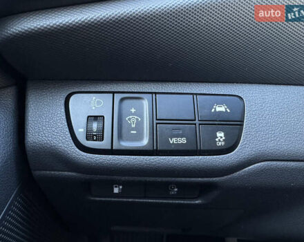 Чорний Хендай Ioniq, об'ємом двигуна 0 л та пробігом 102 тис. км за 14900 $, фото 28 на Automoto.ua