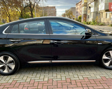 Чорний Хендай Ioniq, об'ємом двигуна 0 л та пробігом 90 тис. км за 14150 $, фото 5 на Automoto.ua