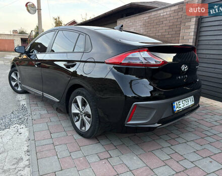 Чорний Хендай Ioniq, об'ємом двигуна 0 л та пробігом 113 тис. км за 12500 $, фото 7 на Automoto.ua