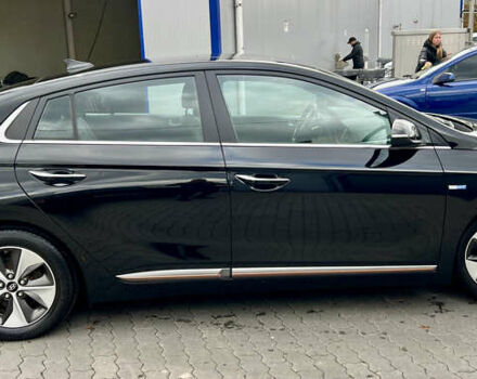 Чорний Хендай Ioniq, об'ємом двигуна 0 л та пробігом 90 тис. км за 14150 $, фото 21 на Automoto.ua
