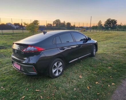 Черный Хендай Ioniq, объемом двигателя 0 л и пробегом 99 тыс. км за 12200 $, фото 6 на Automoto.ua