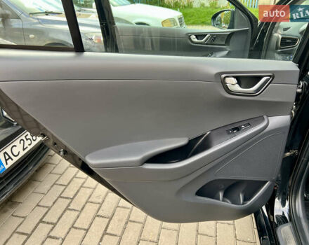Чорний Хендай Ioniq, об'ємом двигуна 0 л та пробігом 90 тис. км за 14150 $, фото 41 на Automoto.ua