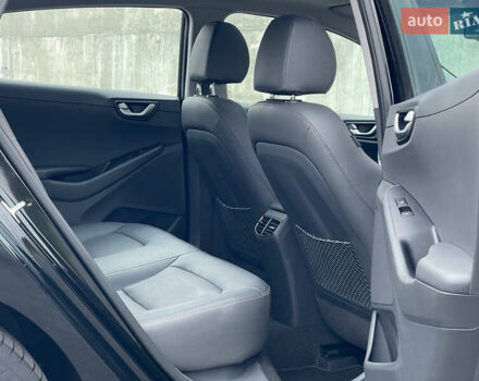 Черный Хендай Ioniq, объемом двигателя 0 л и пробегом 45 тыс. км за 16500 $, фото 17 на Automoto.ua