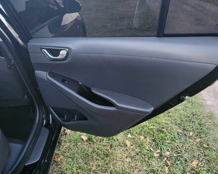 Черный Хендай Ioniq, объемом двигателя 0 л и пробегом 99 тыс. км за 12200 $, фото 20 на Automoto.ua