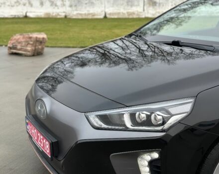 Черный Хендай Ioniq, объемом двигателя 0 л и пробегом 137 тыс. км за 12499 $, фото 8 на Automoto.ua