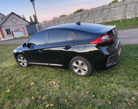 Черный Хендай Ioniq, объемом двигателя 0 л и пробегом 99 тыс. км за 12200 $, фото 10 на Automoto.ua