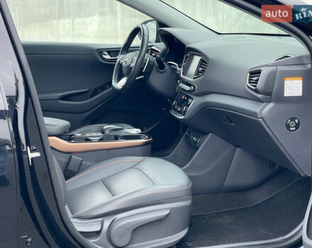 Черный Хендай Ioniq, объемом двигателя 0 л и пробегом 45 тыс. км за 16500 $, фото 20 на Automoto.ua