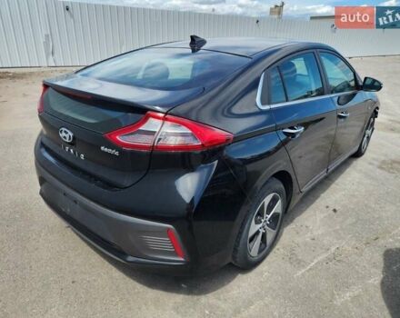 Черный Хендай Ioniq, объемом двигателя 0 л и пробегом 60 тыс. км за 9299 $, фото 7 на Automoto.ua