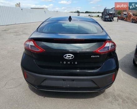 Черный Хендай Ioniq, объемом двигателя 0 л и пробегом 60 тыс. км за 9299 $, фото 8 на Automoto.ua