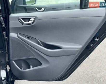 Черный Хендай Ioniq, объемом двигателя 0 л и пробегом 45 тыс. км за 16500 $, фото 19 на Automoto.ua