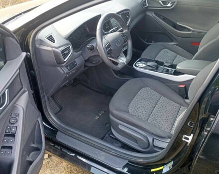 Черный Хендай Ioniq, объемом двигателя 0 л и пробегом 85 тыс. км за 7200 $, фото 11 на Automoto.ua