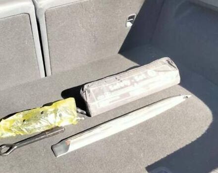 Черный Хендай Ioniq, объемом двигателя 0 л и пробегом 161 тыс. км за 12500 $, фото 6 на Automoto.ua