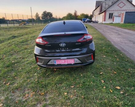 Черный Хендай Ioniq, объемом двигателя 0 л и пробегом 99 тыс. км за 12200 $, фото 8 на Automoto.ua